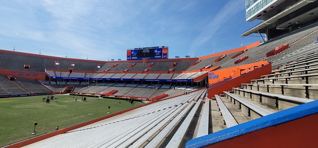 爵士主场对阵火箭，全场比赛结束爵士以110-121输给了火箭.